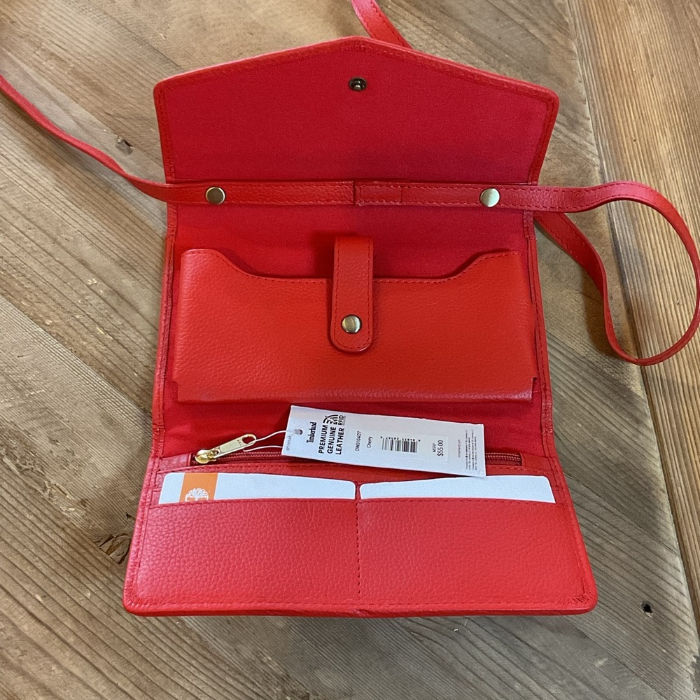 Timberland Cherry Red Leather Crossbody Phone Wallet‎ NWT - Picture 5 of 10